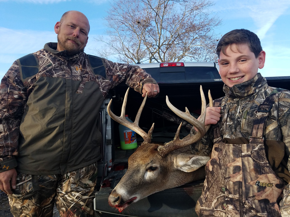 Illinois Deer Hunting Guided Trophy Deer Hunts Boneyard Outfitters